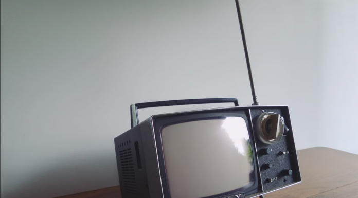 Πώς να αλλάξετε τη διεύθυνση IP στη Sony Smart TV