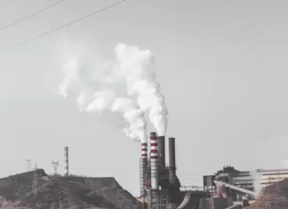 Ποιος είναι ο κατασκευαστής των τηλεοράσεων Skyworth;