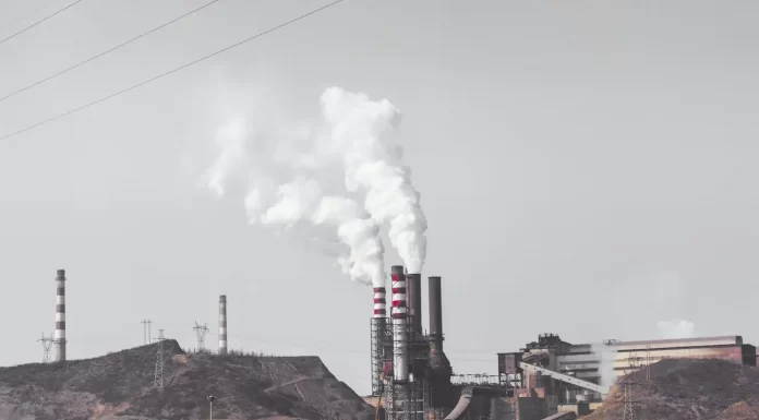 Ποιος είναι ο κατασκευαστής των τηλεοράσεων Skyworth;