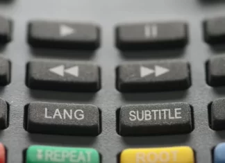 Πώς να απενεργοποιήσετε τους υπότιτλους σε μια τηλεόραση Vizio