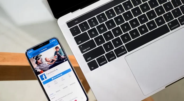 Πώς να ενημερώσετε το προφίλ στο Facebook χωρίς ανάρτηση