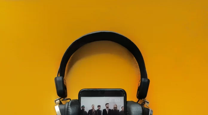 Πώς να καθαρίσετε την ουρά σας στο Spotify στο κινητό