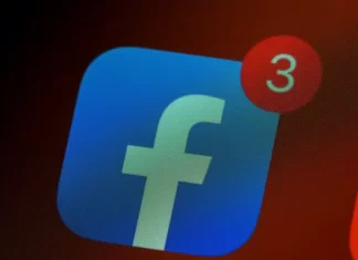 Πώς μπορείτε να αποκλείσετε κάποιον από την επαγγελματική σας σελίδα στο Facebook