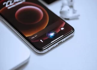 Πώς να τραβάτε φωτογραφίες με φωνητική ενεργοποίηση στο iPhone σας